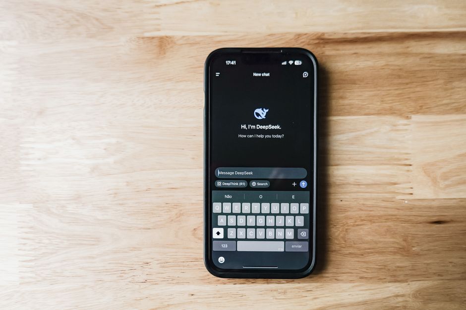 AI chatbot interface on a smartphone showing the evolution of AI assistants in 2026
